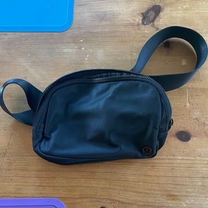 Lululemon Everywhere Belt Bag
